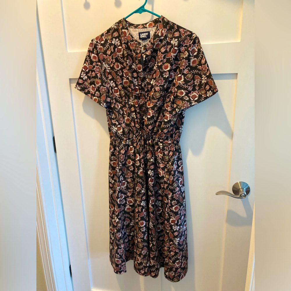 Lands End short-sleeved dress in size small